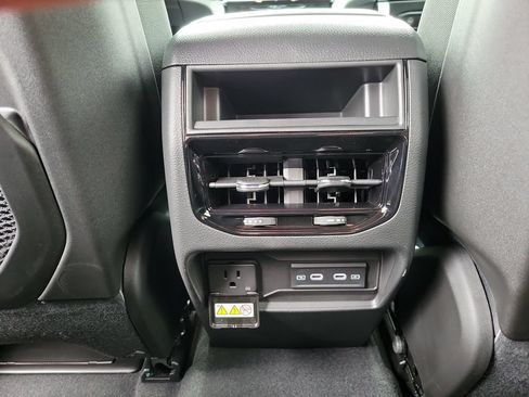 New 2026 Jeep Grand Cherokee Altitude AWD/4WD image 27