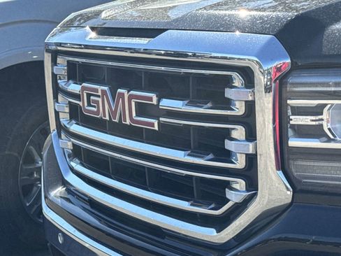 Used 2017 GMC Sierra 1500 SLT image 3