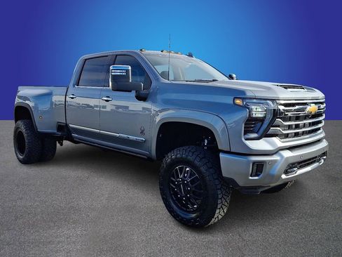 New 2026 Chevrolet Silverado 3500 High Country w/ High Country Premium Package AWD/4WD image 2