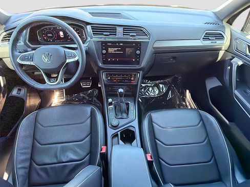 Used 2023 Volkswagen Tiguan SEL R-Line image 15