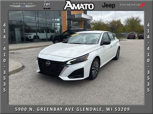 Used 2025 Nissan Altima 2.5 SV FWD image 1