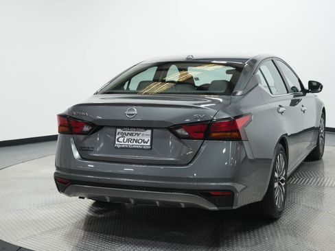 Used 2024 Nissan Altima 2.5 SV image 8