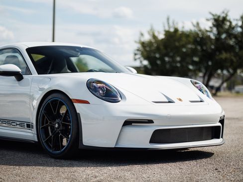 Used 2022 Porsche 911 GT3 image 21