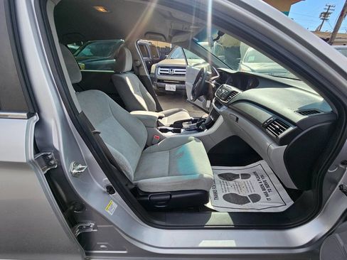 Used 2013 Honda Accord LX image 17
