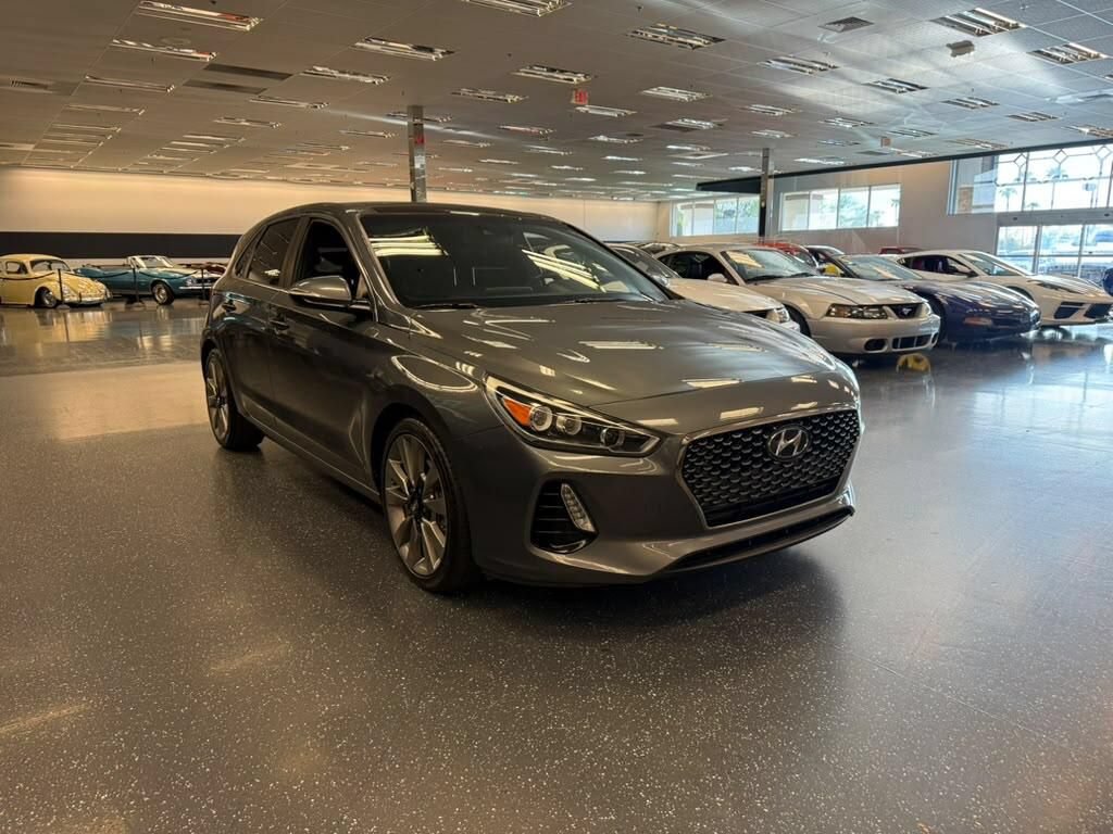 Used 2018 Hyundai Elantra GT Sport w/ Sport Tech Package 04 FWD image 5