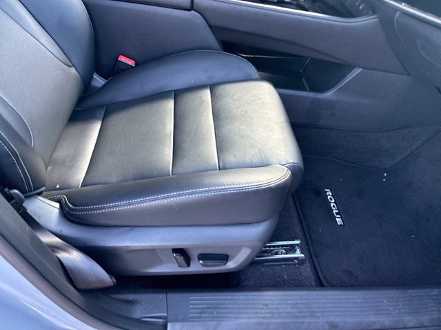 Used 2022 Nissan Rogue SL w/ SL Premium Package FWD image 11