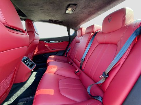 Certified 2022 Maserati Quattroporte GT image 21