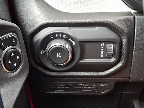 Certified 2026 Jeep Wrangler Sport AWD/4WD image 27