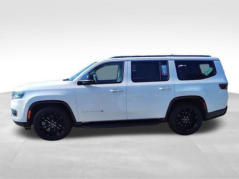 Used 2023 Jeep Wagoneer 4WD image 5