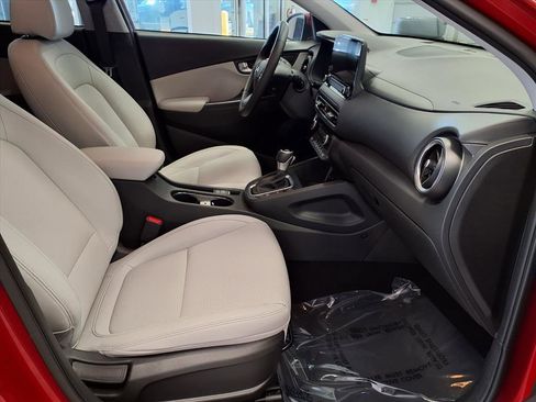 Used 2023 Hyundai Kona Limited image 10