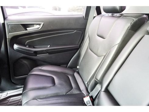 Used 2021 Ford Edge Titanium w/ Equipment Group 301A FWD image 11
