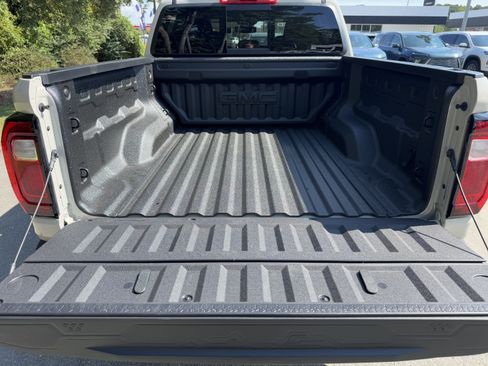 New 2026 GMC Canyon Elevation w/ Convenience Package image 7