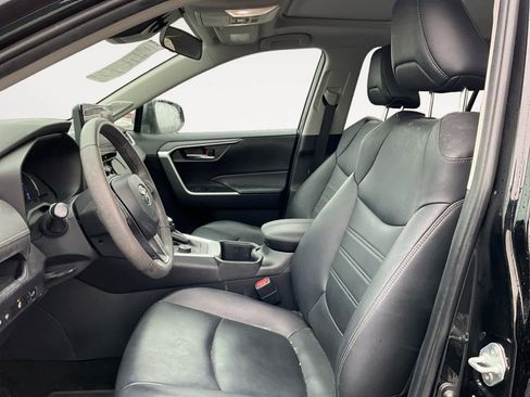 Used 2024 Toyota RAV4 XLE Premium image 10