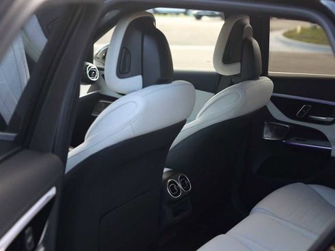 Used 2026 Mercedes-Benz GLC 300 4MATIC image 27