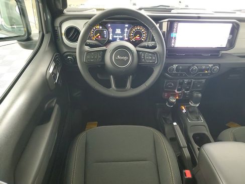 New 2025 Jeep Gladiator Willys image 14