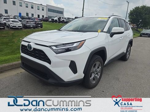 Used 2022 Toyota RAV4 XLE w/ Convenience Package AWD/4WD image 1