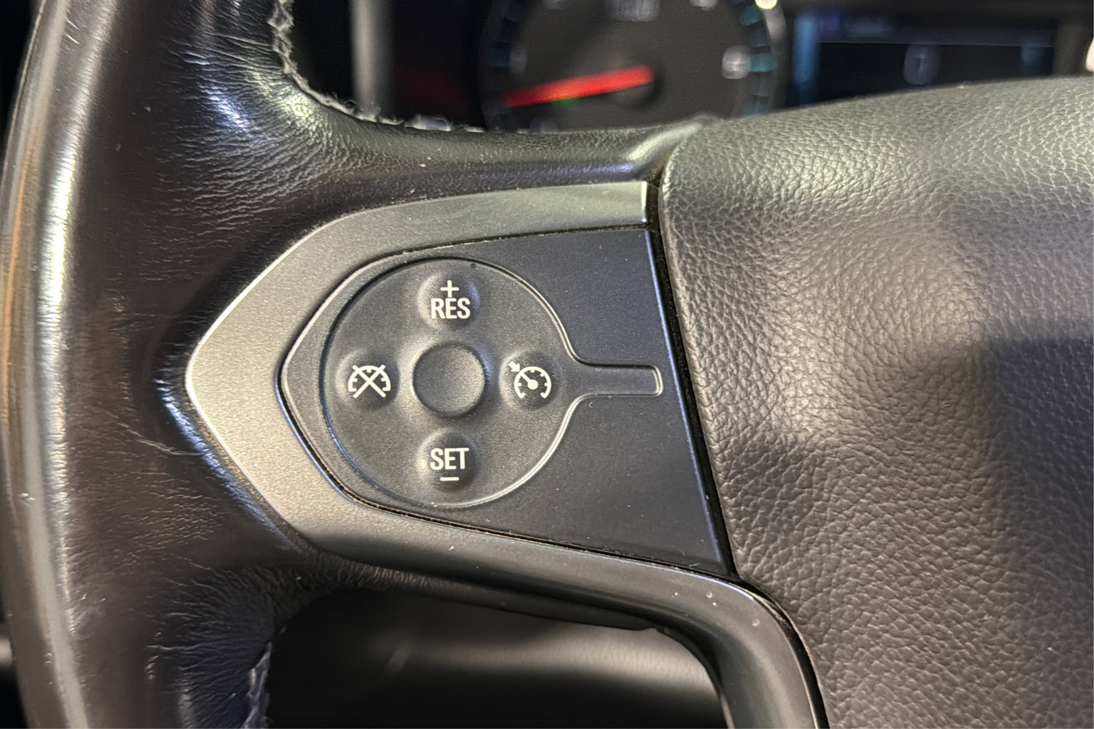 Used 2018 Chevrolet Silverado 1500 LT w/ All Star Edition AWD/4WD image 23