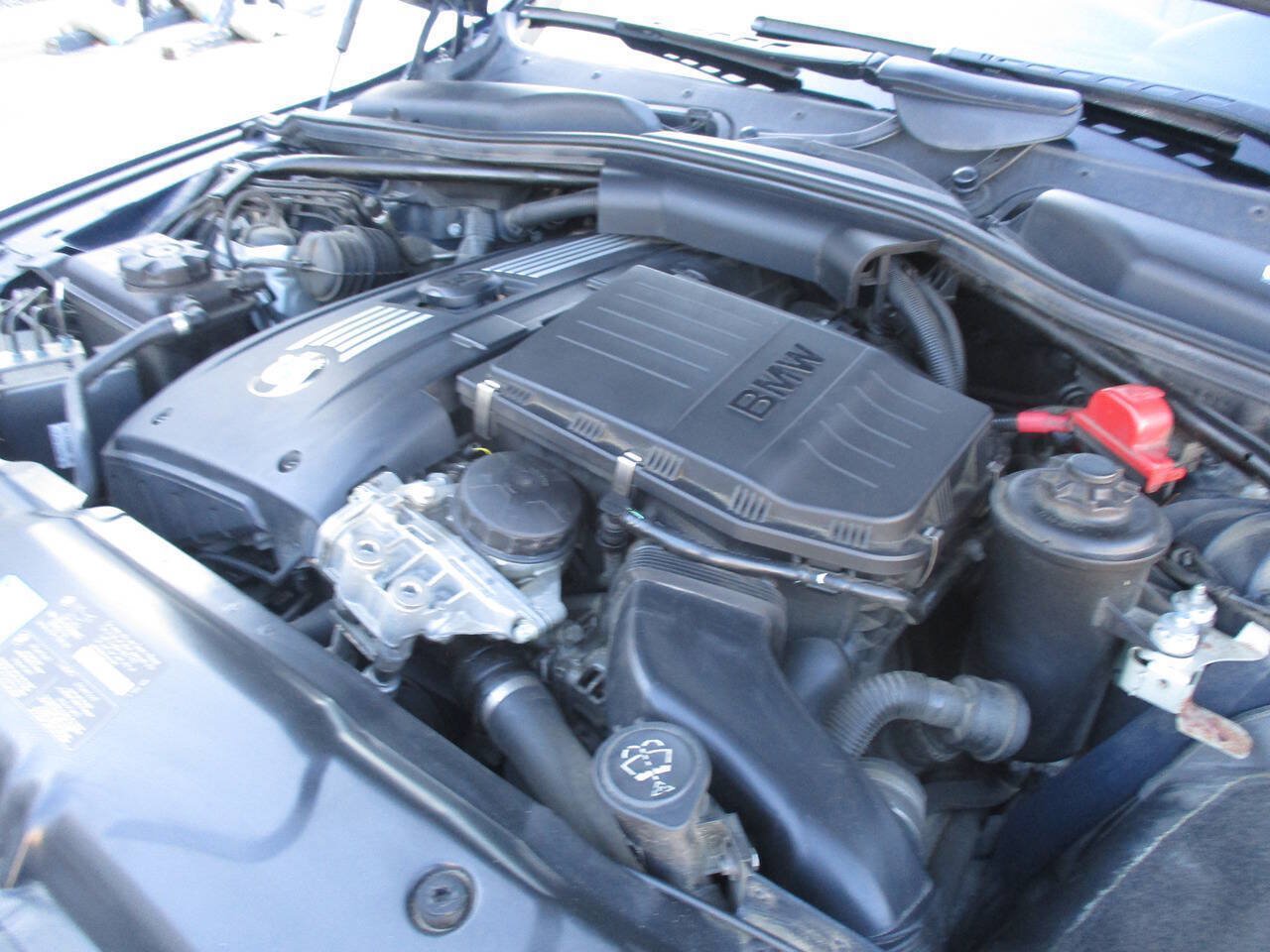 Used 2010 BMW 535i xDrive Sedan AWD/4WD image 32