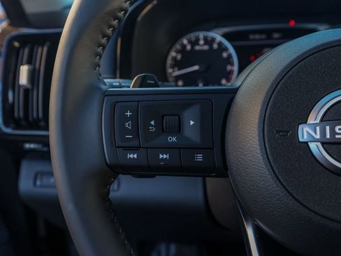 New 2025 Nissan Pathfinder SV image 26