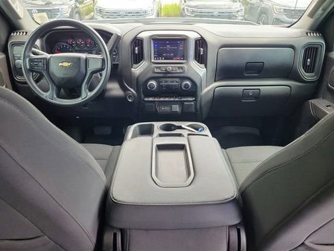 Used 2022 Chevrolet Silverado 1500 Custom image 2