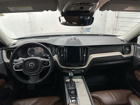 Used 2018 Volvo XC60 T6 Inscription w/ Luxury Seat Package image 18