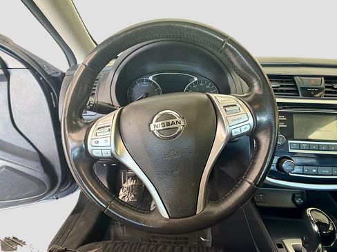 Used 2018 Nissan Altima 2.5 SV FWD image 18