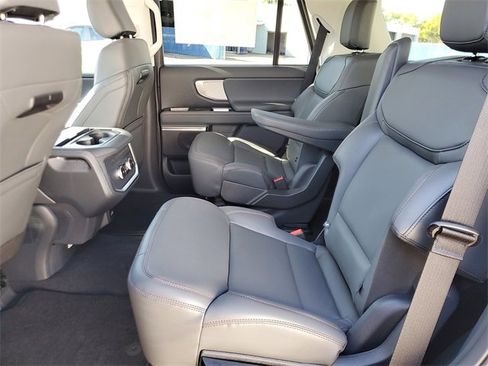 New 2025 Ford Expedition Active image 13