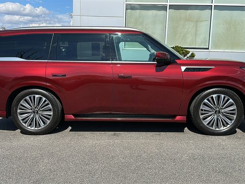 Used 2025 INFINITI QX80 Sensory image 30