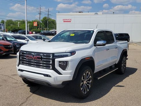 Used 2023 GMC Canyon Denali AWD/4WD image 2
