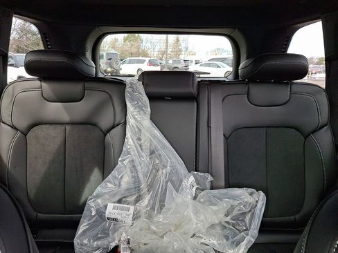 New 2026 Jeep Grand Cherokee Altitude AWD/4WD image 14