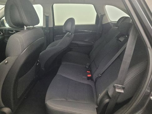 Used 2016 Kia Sorento AWD image 18