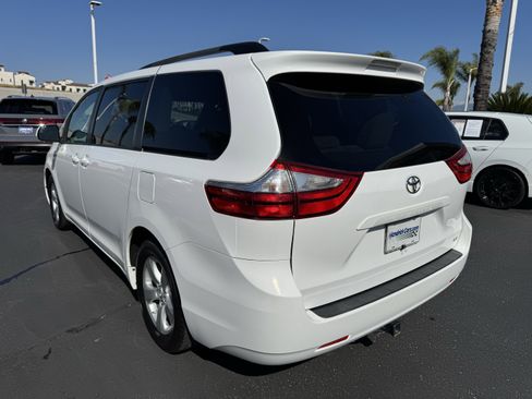 Used 2017 Toyota Sienna LE FWD image 8