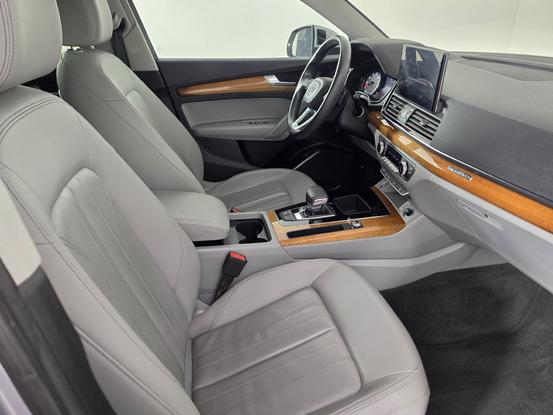 Used 2023 Audi Q5 2.0T Premium w/ Convenience Package AWD/4WD image 34