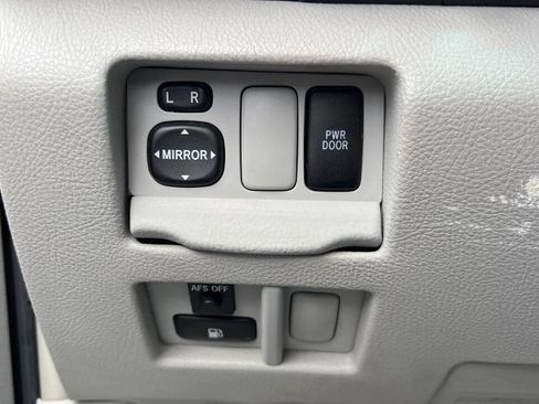 Used 2005 Lexus RX 330 AWD image 21