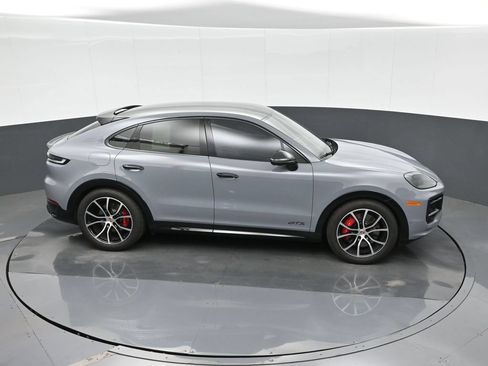 Certified 2025 Porsche Cayenne GTS AWD/4WD image 31