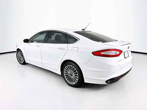Used 2016 Ford Fusion Titanium FWD image 5