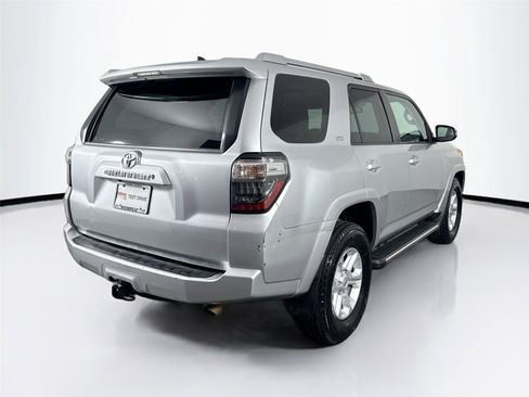 Used 2016 Toyota 4Runner SR5 Premium image 12