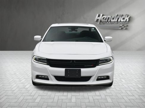 Used 2019 Dodge Charger SXT w/ Driver Confidence Group RWD image 3