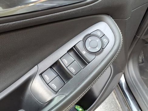 Used 2025 Buick Encore GX Preferred AWD/4WD image 9