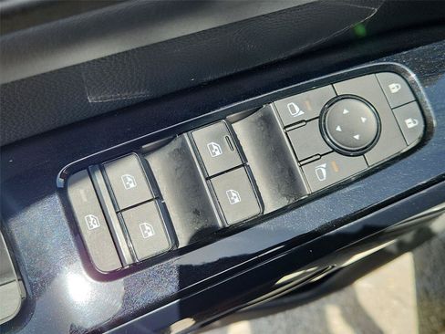 Used 2022 Nissan Pathfinder S FWD image 22