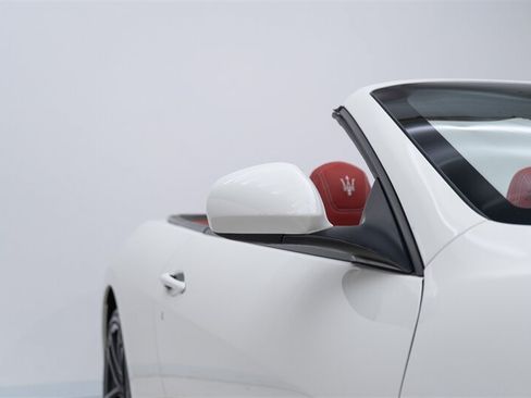 Used 2018 Maserati GranTurismo MC RWD image 24