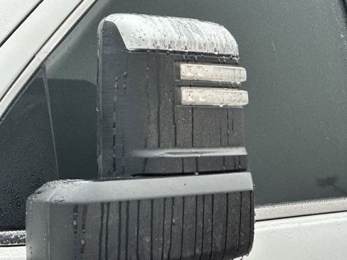 Used 2021 GMC Sierra 2500 SLT w/ SLT Convenience Package image 10