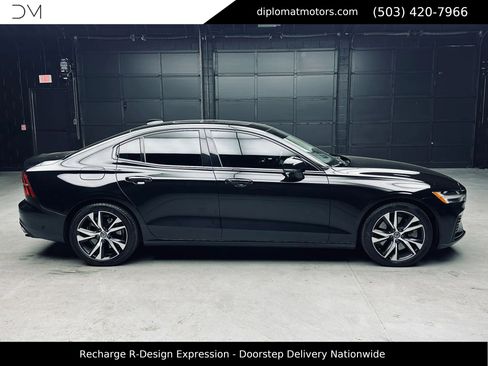 Used 2021 Volvo S60 T8 R-Design Expression AWD/4WD image 8