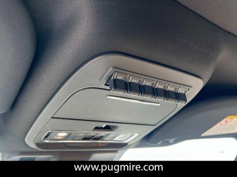 New 2025 Ford F250 Lariat w/ Lariat Ultimate Package image 28