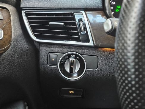 Used 2016 Mercedes-Benz GLE 350 w/ Premium Package image 33