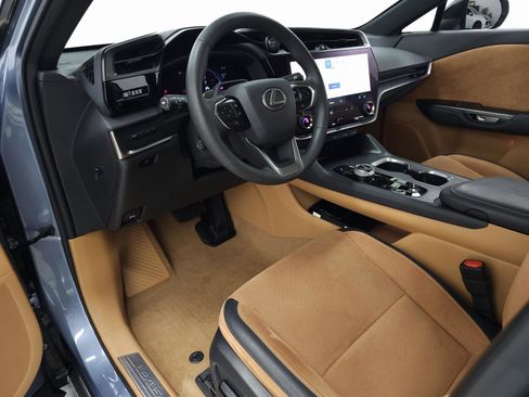 Certified 2023 Lexus RZ 450e Premium w/ Accessory Package (A2) image 19
