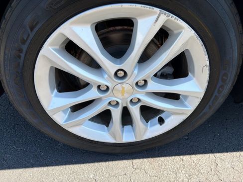 Used 2018 Chevrolet Malibu LT FWD image 18