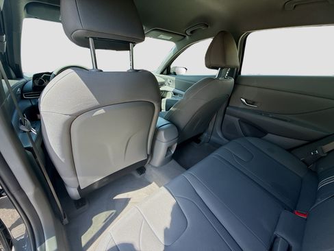 Used 2024 Hyundai Elantra SEL FWD image 21