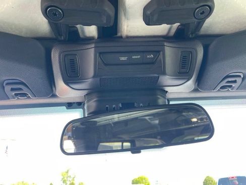 Used 2025 Jeep Wrangler Unlimited Rubicon AWD/4WD image 25