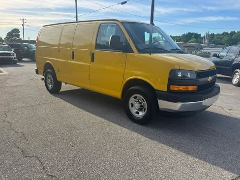 Used 2023 Chevrolet Express 2500 RWD image 6